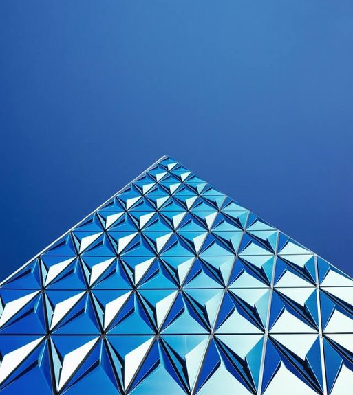 Inicio Glass Pyramid